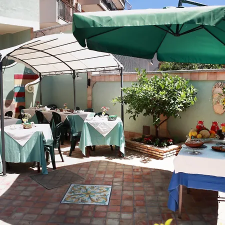 Cristina Bed and Breakfast 4*