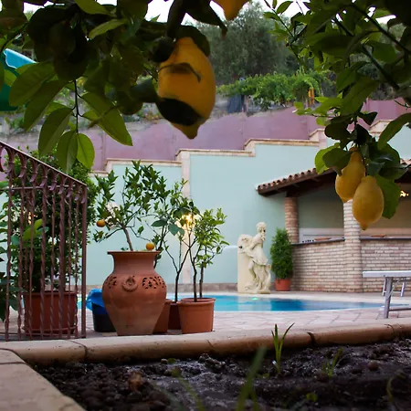 Cristina Bed & Breakfast 4*