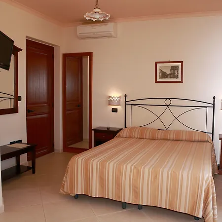 Cristina Bed and Breakfast 4*