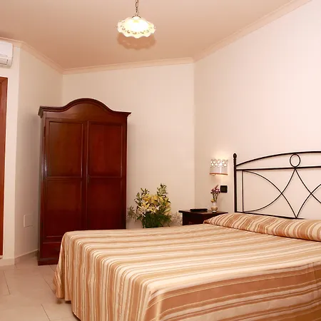 Bed & Breakfast Cristina 4*