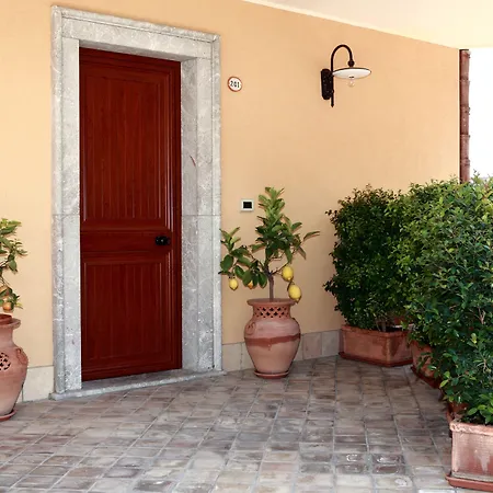 Cristina Bed and Breakfast 4*