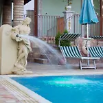 Cristina Bed & Breakfast 4*